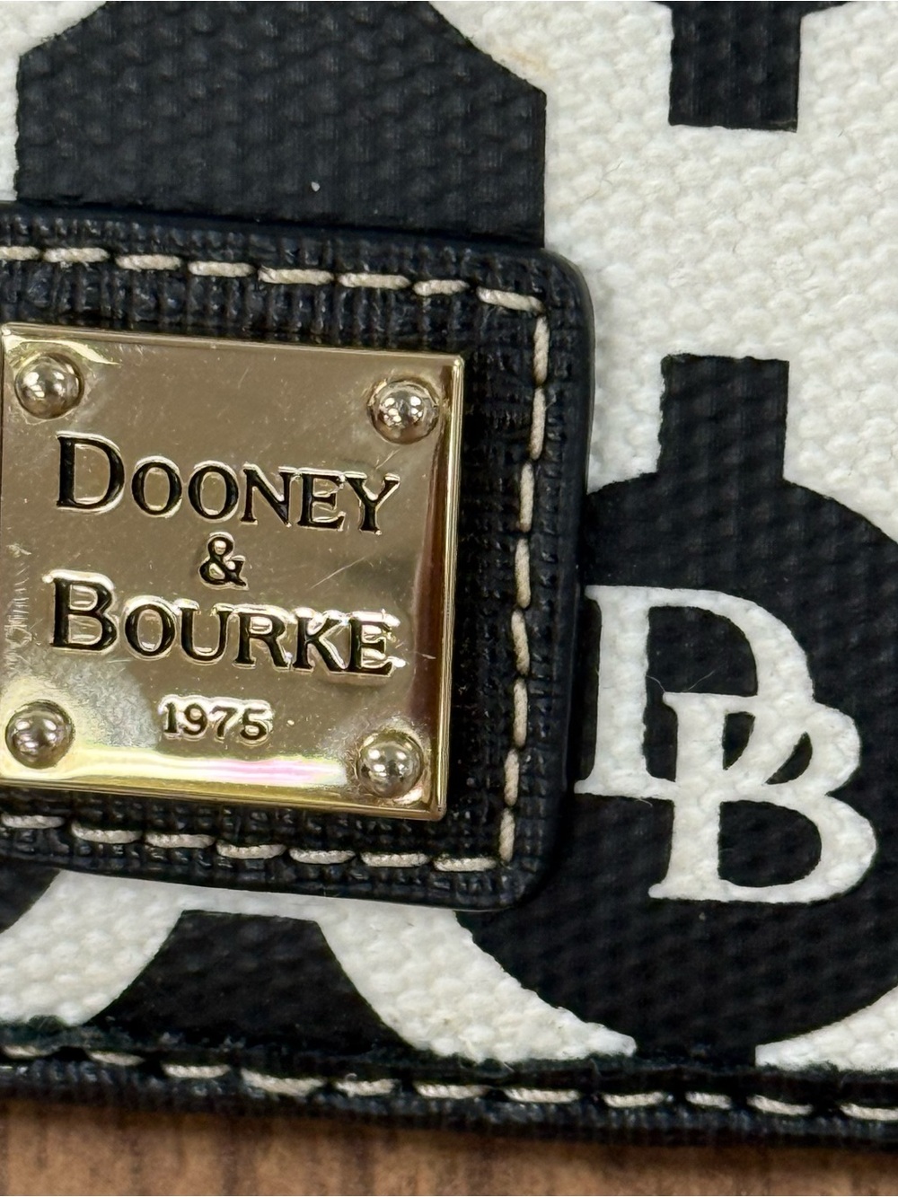 Dooney & Bourke Black and White Geometric Logo Continental Wallet - Picture 3 of 10